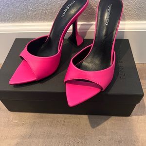 BNIB Tony Bianco Marcel Mule in Acid PinkSize 6.5